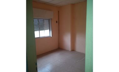 INMUEBLE EN BLOCK EN VENTA ITUZAINGO NORTE 4 DEPTOS 3 LOCALES Y VVDA