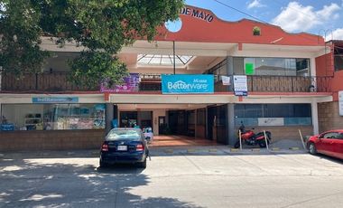 PLAZA COMERCIAL CON 16 LOCALES CON BAÑO CADA UNO