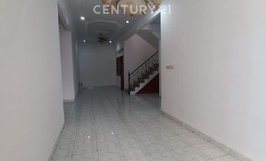 Rumah Cantik Di Tebet Timur Dekat Eco Park Sangat Strategis