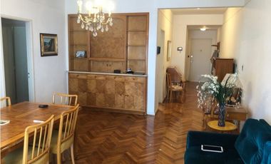 Excepcional depto de 4 amb con dep. en edificio de gran calidad, de corte señorial