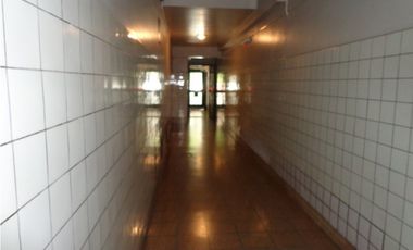 Excepcional depto de 4 amb con dep. en edificio de gran calidad, de corte señorial