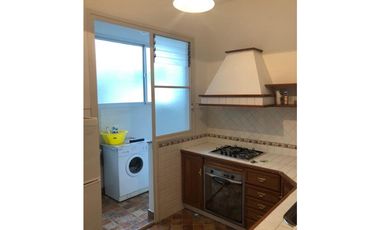 Excepcional depto de 4 amb con dep. en edificio de gran calidad, de corte señorial