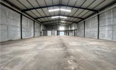 SE ALQUILA OFI- BODEGA EN MILLA 8