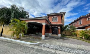 Venta de casa en Costa Sur, PH Doral