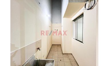 Alquiler Mini Departamento En Urb. Santa Edelmira