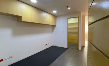 oficina en arriendo/venta en chapinero. Cod A52