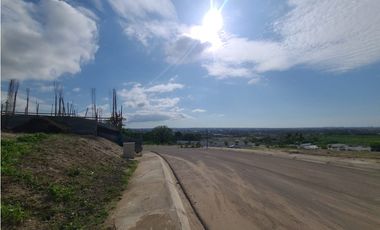 Se vende terreno Urb Costa del Este Sector Vía Circunvalación.