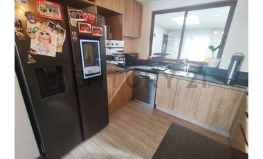 SE VENDE IMPECABLE CASA EN CONDOMINIO EN CHICUREO
