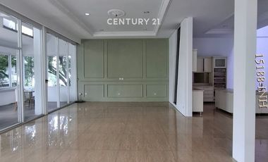 Disewakan Rumah Hook Design Tropical Modern Di Pondok Indah
