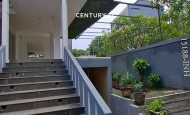Disewakan Rumah Hook Design Tropical Modern Di Pondok Indah