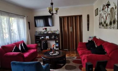 AMPLIA CASA CON GRAN TERRENO