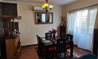 AMPLIA CASA CON GRAN TERRENO