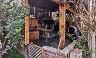 AMPLIA CASA CON GRAN TERRENO