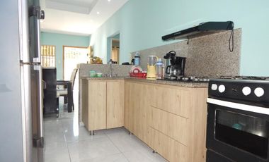casa en venta en los robles. Cod V87542