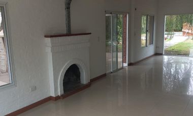 Alquiler de casa en Echeverria del lago con pileta - Canning