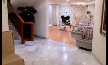 ¡¡ CASA EN VENTA EN TECAMACHALCO, YA REMODELADA, LISTA PARA VVIRLA !!