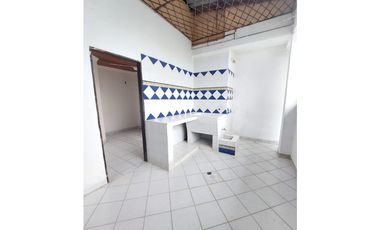 VENTA DE CASA DE DOS PISOS EN LA CASTELLANA DE MONTERA