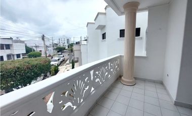 VENTA DE CASA DE DOS PISOS EN LA CASTELLANA DE MONTERA