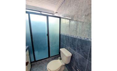 VENTA DE CASA DE DOS PISOS EN LA CASTELLANA DE MONTERA