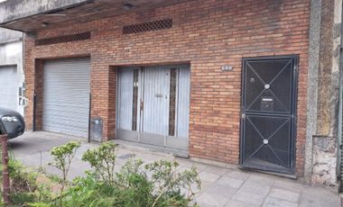 Venta casa 5 amb con garage y local en Avellaneda
