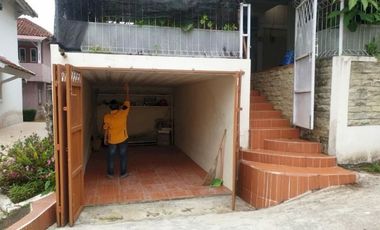 Rumah Villa Asri dan Kolam Renang di Cibodas Cipanas Puncak SHM+IMB