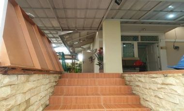 Rumah Villa Asri dan Kolam Renang di Cibodas Cipanas Puncak SHM+IMB