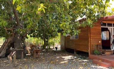 Rancho pequeño, cerca de la carretera principal