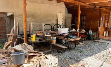 Rancho pequeño, cerca de la carretera principal