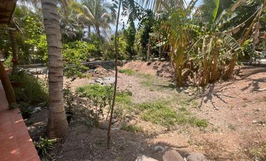 Rancho pequeño, cerca de la carretera principal