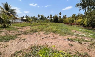 Rancho pequeño, cerca de la carretera principal