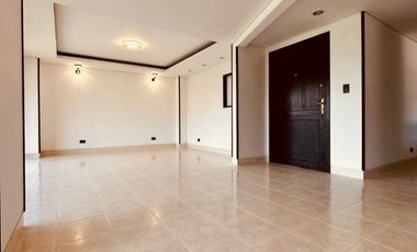 apartamento en venta en cristales. Cod V15637