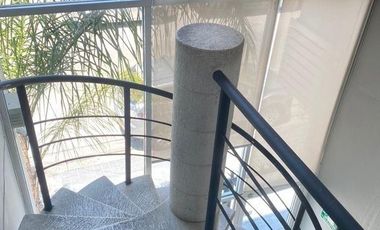 HERMOSA OFICINA CON O SIN MUEBLES