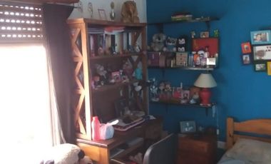 Casa para 2 Familias en venta en Bernal Oeste