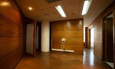 Oficina en Arriendo en Torre Paris/ Metro Los Leones