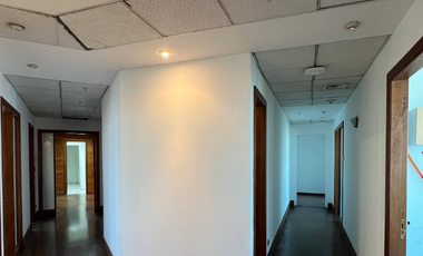 Oficina en Arriendo en Torre Paris/ Metro Los Leones