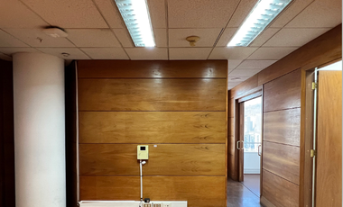 Oficina en Arriendo en Torre Paris/ Metro Los Leones