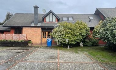 Exclusivo loteo con salida lago a pasos Colegio Aleman