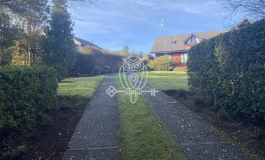 Exclusivo loteo con salida lago a pasos Colegio Aleman