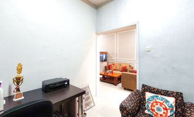 Rumah 3 Lt SHM 15 Menit ke Pamulang Square Dibantu KPR J-46607
