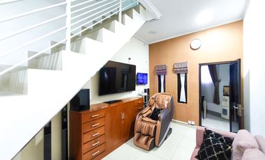 Rumah 3 Lt SHM 15 Menit ke Pamulang Square Dibantu KPR J-46607