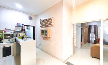Rumah 3 Lt SHM 15 Menit ke Pamulang Square Dibantu KPR J-46607