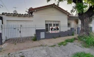 Excelente chalet de 3 ambientes sobre lote propio