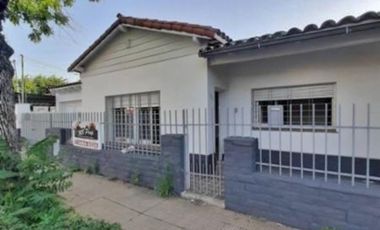 Excelente chalet de 3 ambientes sobre lote propio