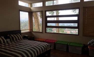DIJUAL RUMAH VILLA MEWAH NYAMAN LUAS DI MEKARWANGI LEMBANG BANDUNG