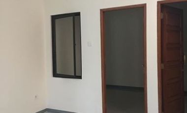 Disewakan Rumah Di Tebet Barat 3 + 1 KAMAR TIDUR (BARU DI RENOVASI)