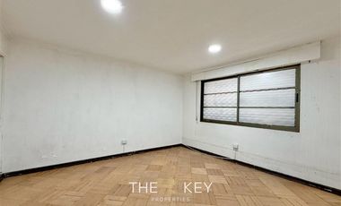 Casa en arriendo de 10 dorm. en Av. Suecia. Providencia