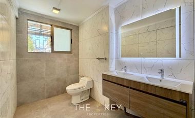 Casa en arriendo de 10 dorm. en Av. Suecia. Providencia