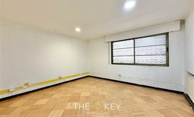Casa en arriendo de 10 dorm. en Av. Suecia. Providencia