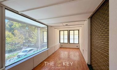 Casa en arriendo de 10 dorm. en Av. Suecia. Providencia