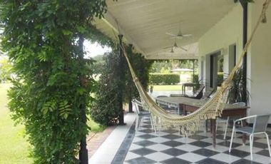 EXCELENTE CASA